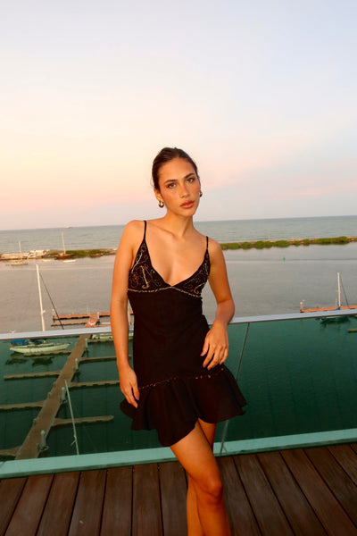 Vestido Bordado Preto