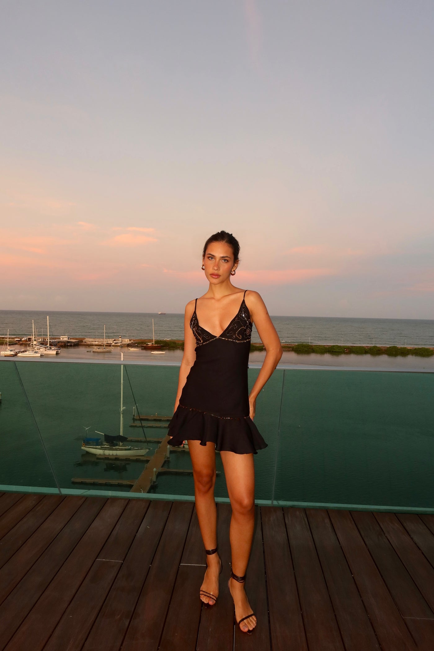 Vestido Bordado Preto